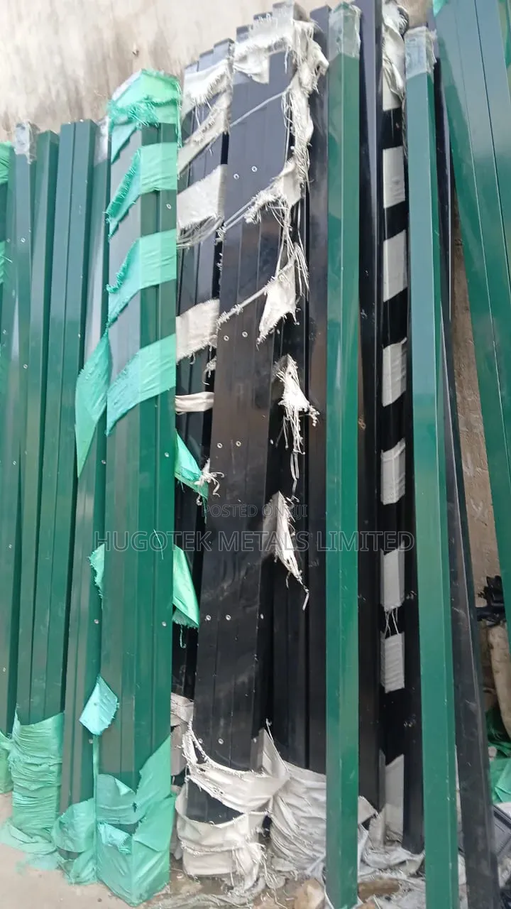 Anti Finger Panel Mesh Pole 70x70