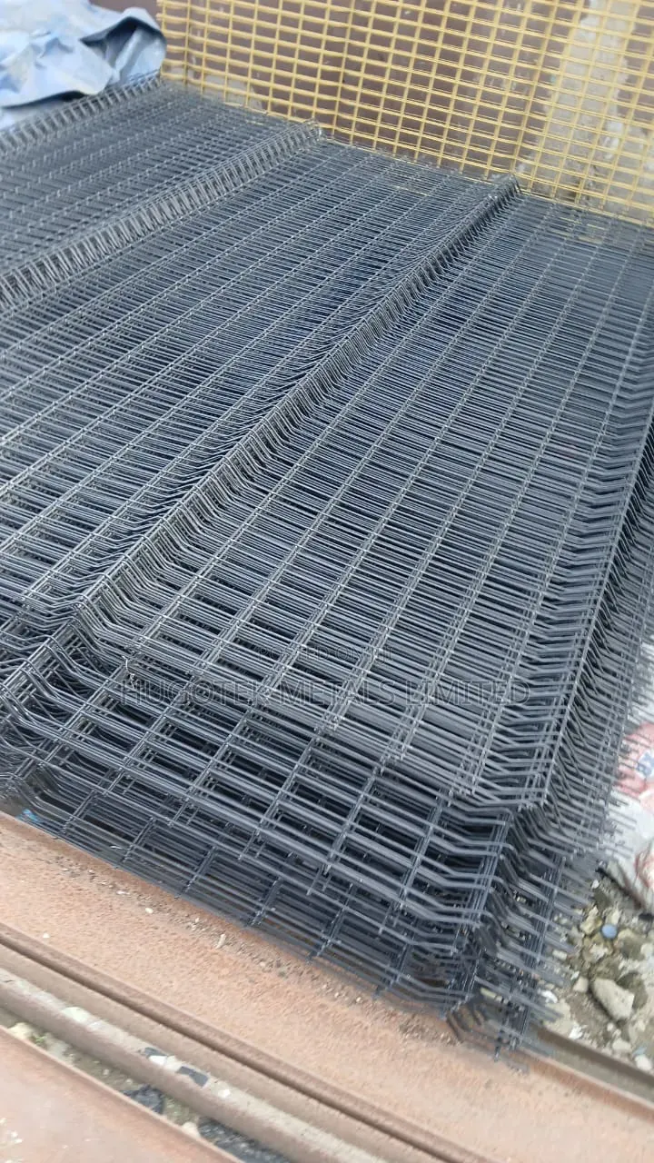 Anti Finger Panel Mesh Pole 70x70