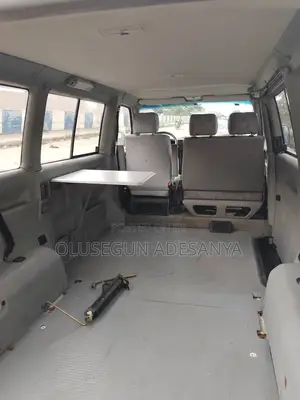Volkswagen Transporter 2000 Red