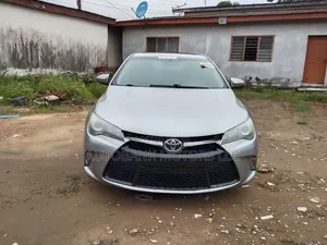 Toyota Camry XSE 4dr Sedan (2.5l 4cyl 6A) 2016 Silver