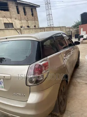 Toyota Matrix XR Hatchback FWD (1.8L 4cyl 4A) 2005 Silver