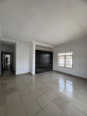 3bdrm Block of Flats in Wuye for rent
