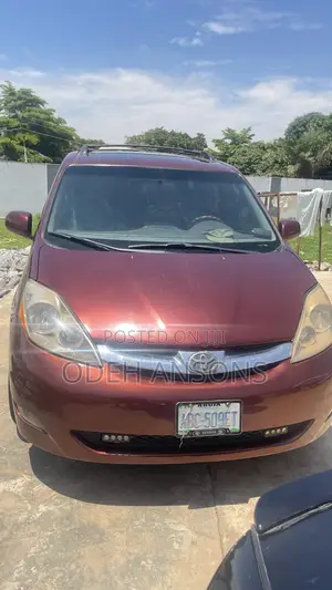 Toyota Sienna XLE 2005 Brown