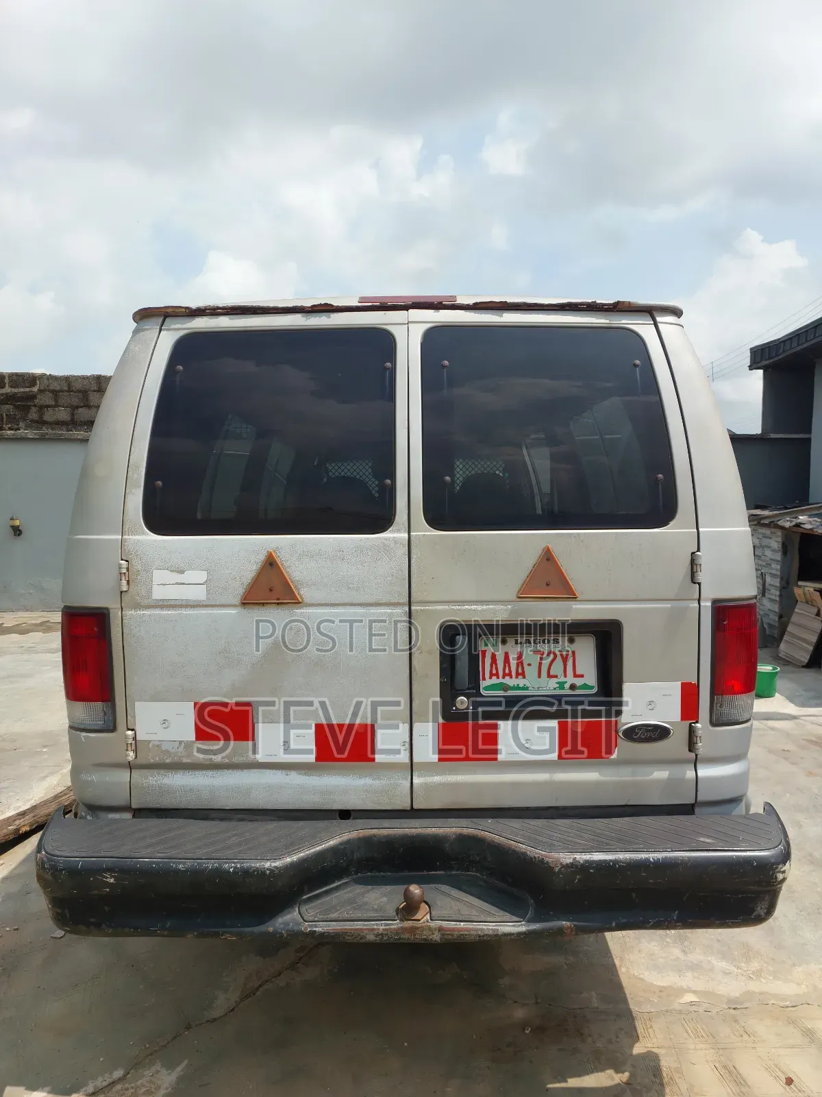 Ford E350 2004 Grey