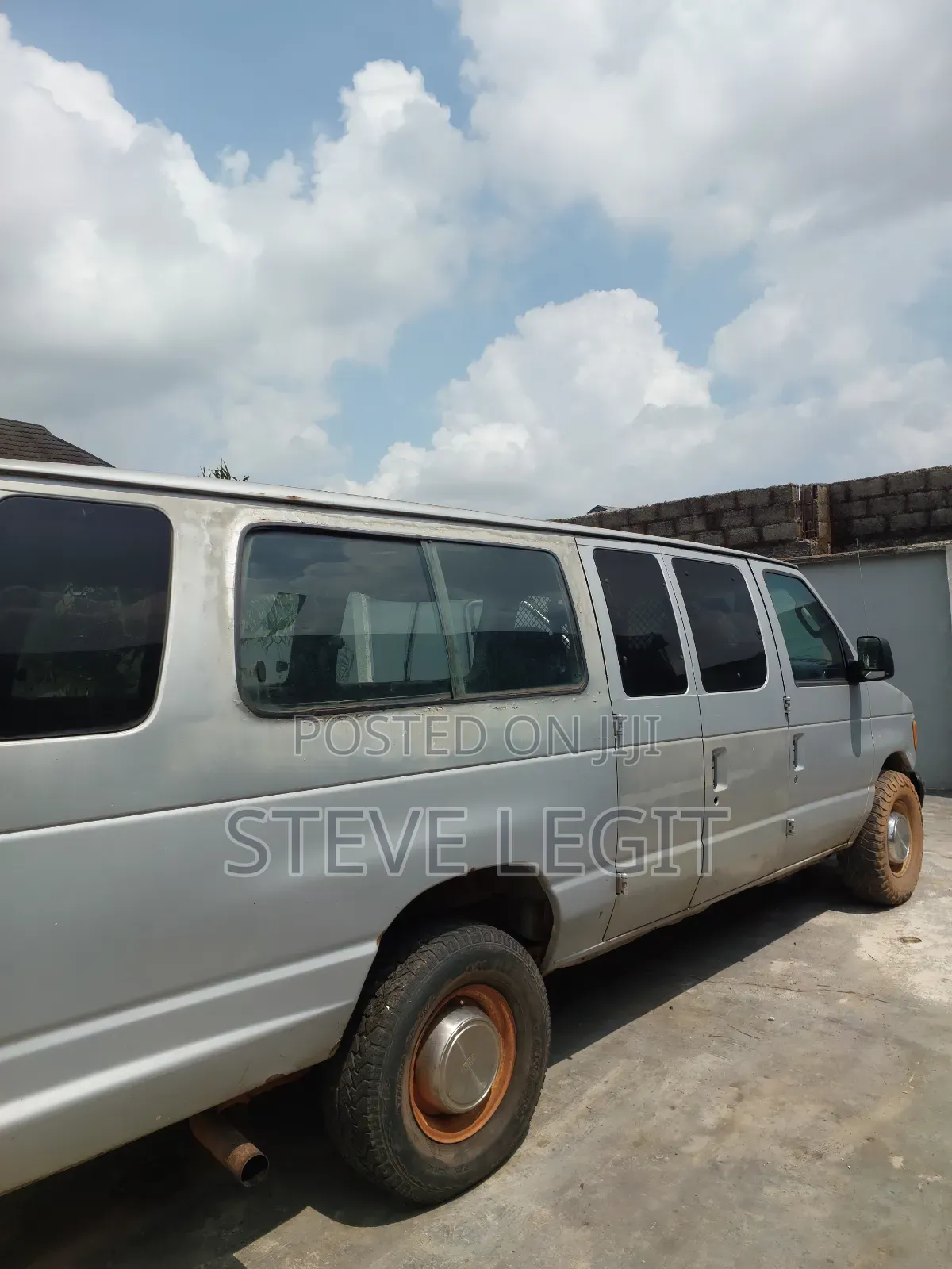 Ford E350 2004 Grey