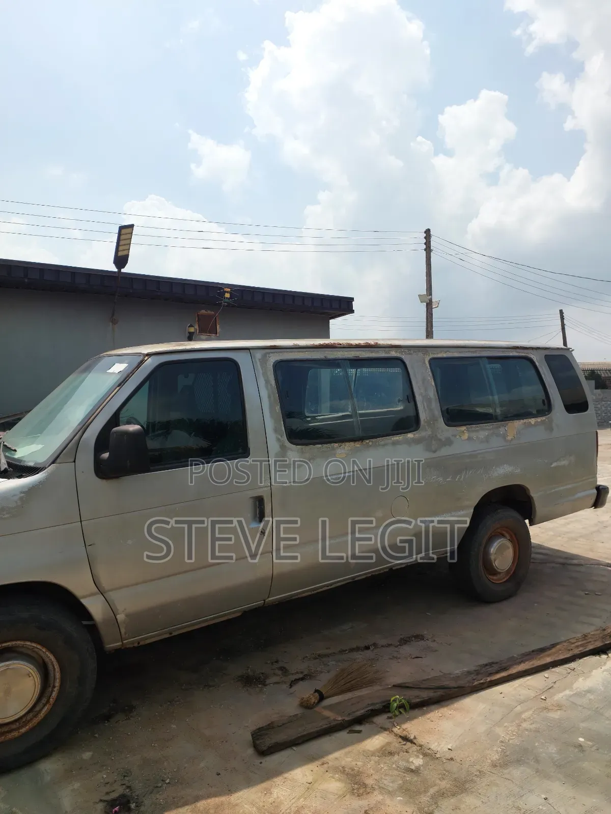Ford E350 2004 Grey