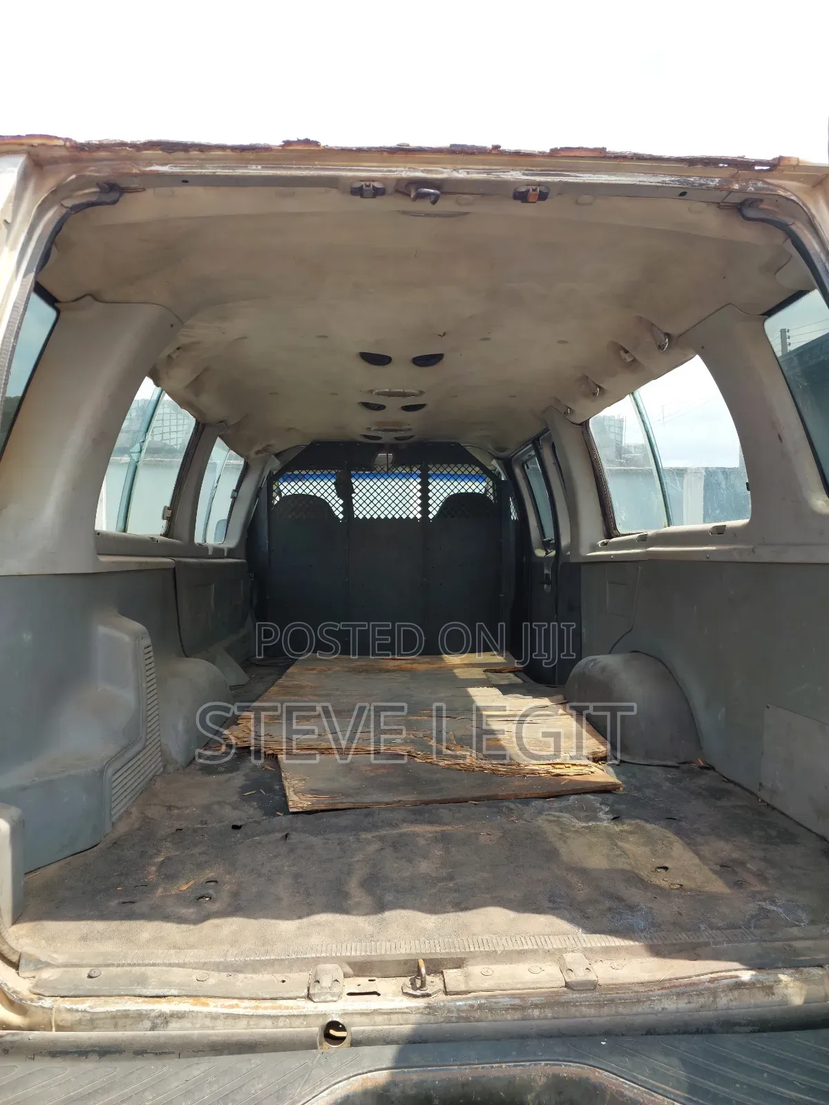 Ford E350 2004 Grey