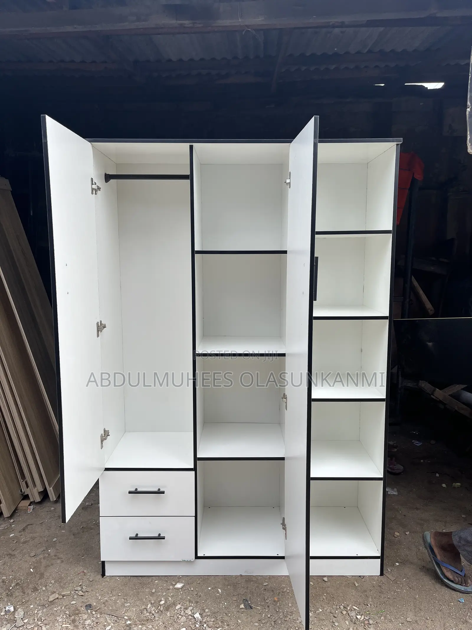 Wadrobe With Mirror