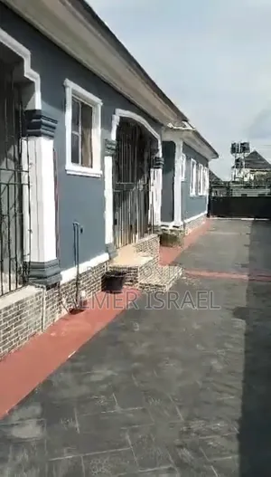 2bdrm Block of Flats in Warri for rent