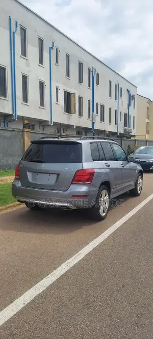 Mercedes-Benz GLK-Class Base GLK 350 4dr AWD 4MATIC (3.5L 6cyl 7A) 2015
