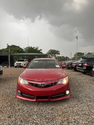 Toyota Camry SE 4dr Sedan (2.5L 4cyl 6A) 2013 Red