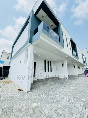 4bdrm Duplex in Lekki Phase 2 for rent