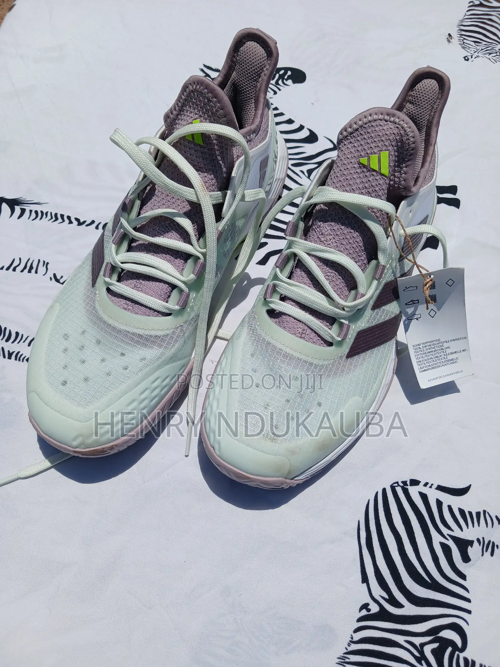 Original Adidas Light Strike