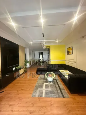 3bdrm Apartment in Osapa london for rent