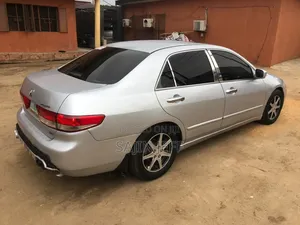 Honda Accord 2004 Silver