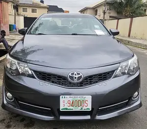 Toyota Camry SE 4dr Sedan (2.5L 4cyl 6A) 2014 Gray