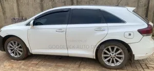 Toyota Venza LE 2010 White