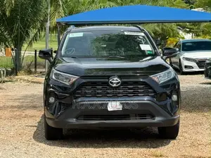 Toyota RAV4 XLE AWD 2020 Black