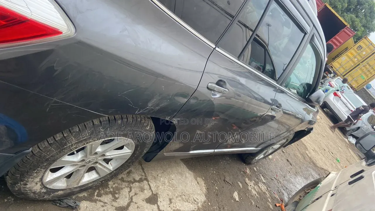 Toyota Highlander 2011 Gray