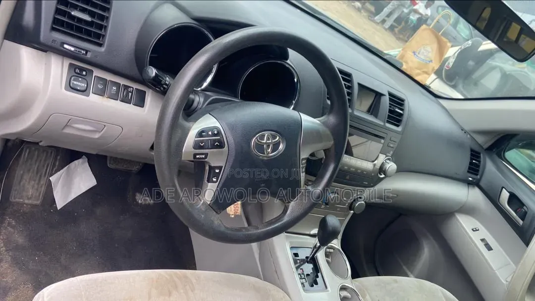 Toyota Highlander 2011 Gray