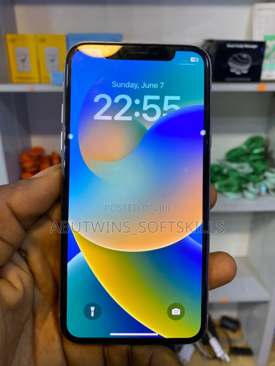 Apple iPhone X 64 GB White