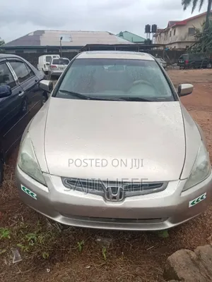 Honda Accord 2005 Gold