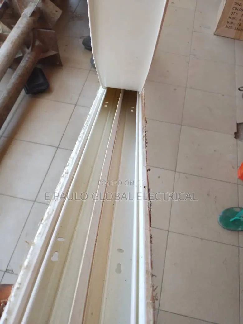 2ways Compartment Trunking Pipe