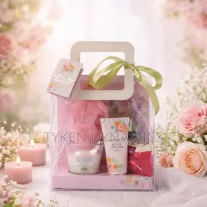 8pcs Pamper Hamper Featuring: Raspberry and Cream Shower Gel