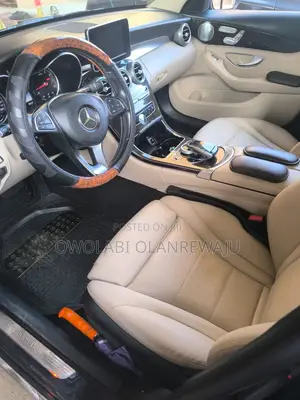 Mercedes-Benz C300 2015 Blue
