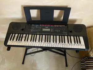 Yamaha Portable Keyboard PSR E263