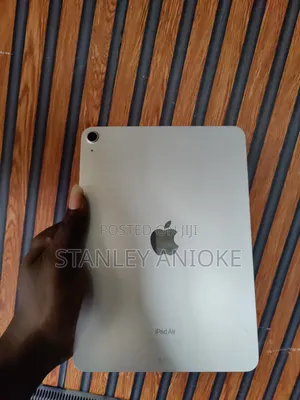 Apple iPad Air (2022) 256 GB Silver
