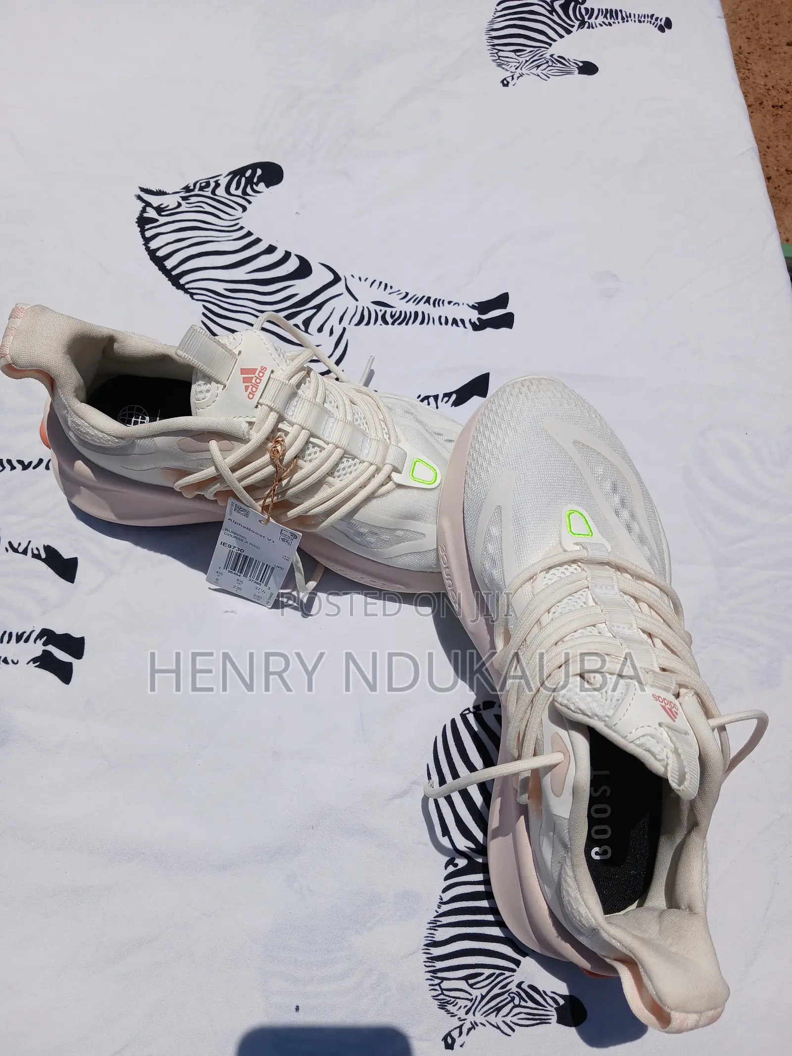 Original Adidas Sneakers " Alpha Boost"