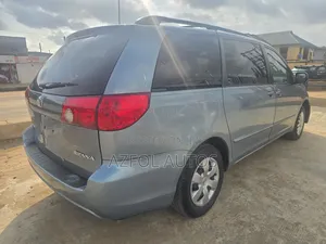 Toyota Sienna LE FWD 2006 Blue