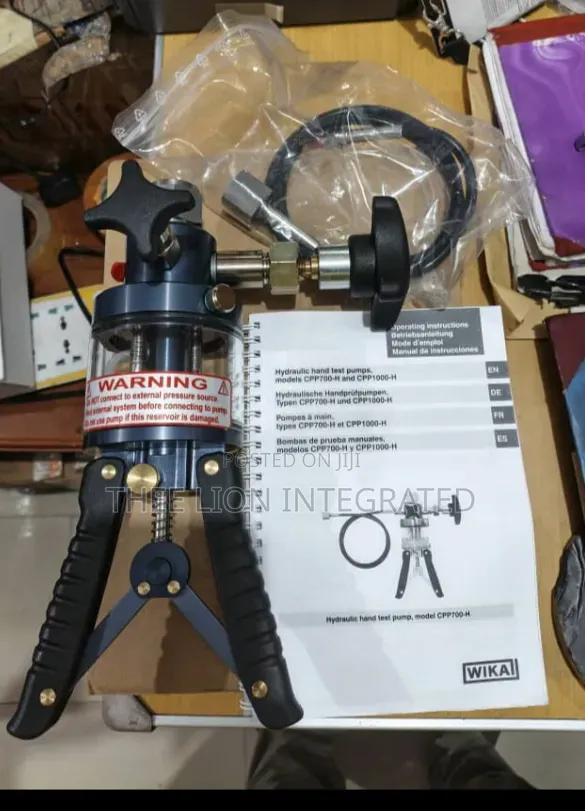 Wika Hydraulic Hand Test Pump, Model Cpp700-H (0-10,000 Psi)