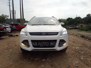 Ford Escape SE 4dr SUV AWD (1.6L 4cyl Turbo 6A) 2014 White