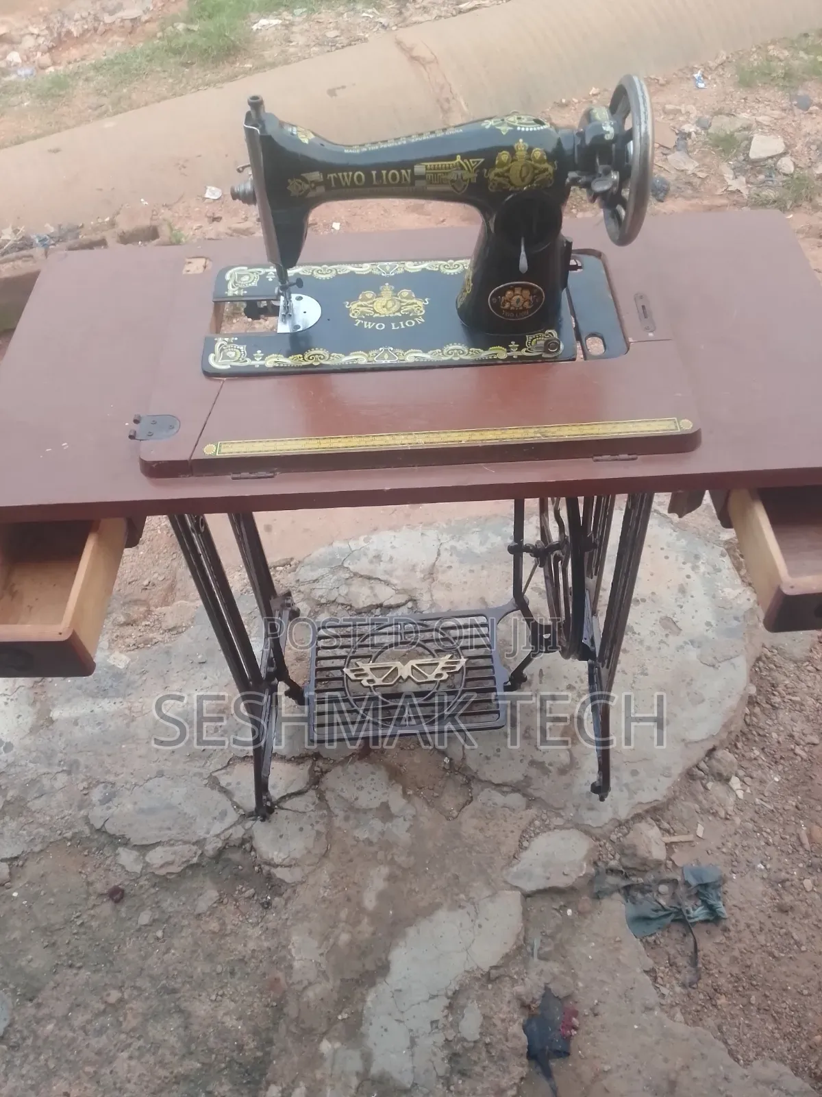Manual Sewing Machine