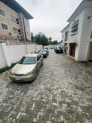 2bdrm Apartment in Wuse 2 for rent