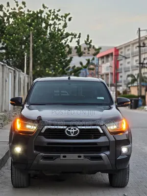 Toyota Hilux Revo Double Cab Petrol 2.7 AWD 2022 Black
