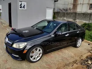 Mercedes-Benz C300 Sport 4Matic Sedan AWD (3.0L 6cyl 7A) 2011 Black