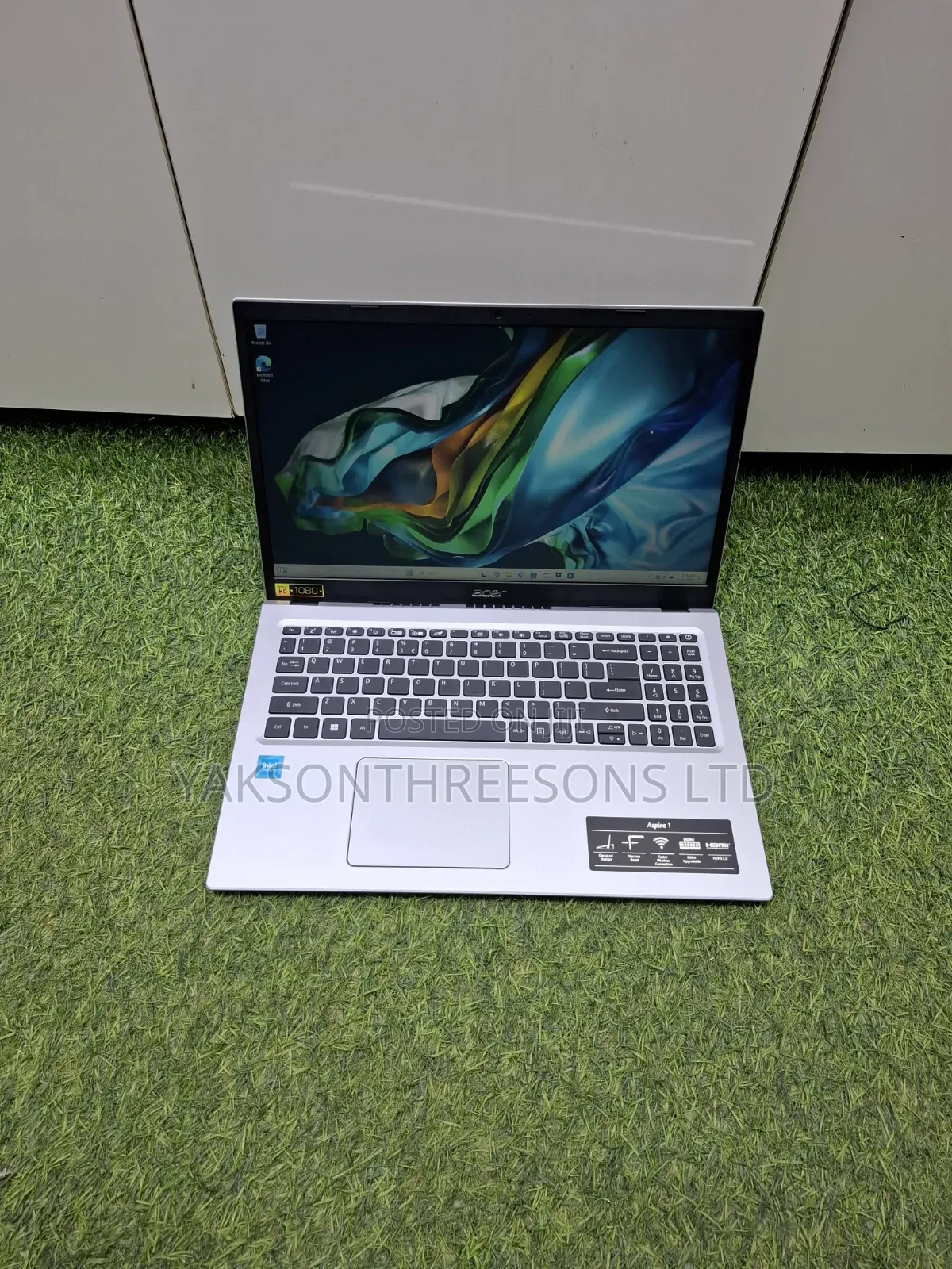 Laptop Acer Aspire 1 A115-31 8GB Intel Pentium SSHD+SSD 320GB
