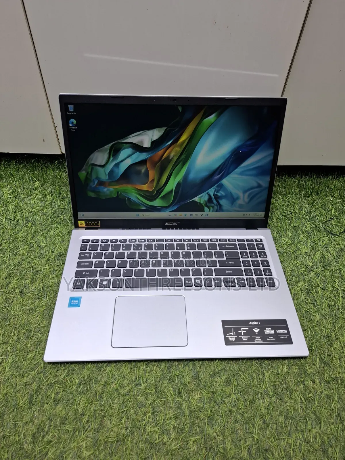 Laptop Acer Aspire 1 A115-31 8GB Intel Pentium SSHD+SSD 320GB