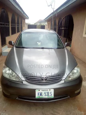 Toyota Camry 2005 Gray