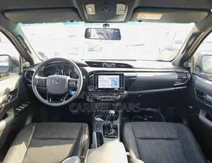 New Toyota Hilux 2025 Black
