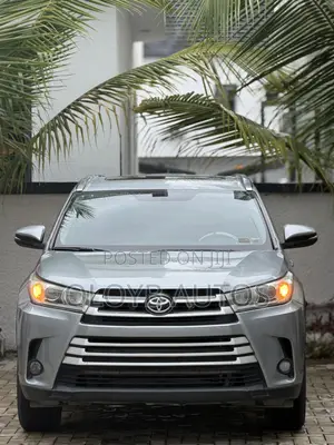 Toyota Highlander XLE 4dr SUV AWD (3.5L 6cyl 6A) 2015 Silver