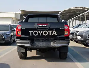 New Toyota Hilux 2025 Black