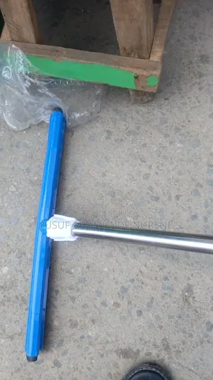 Strong And Clear Cleaner