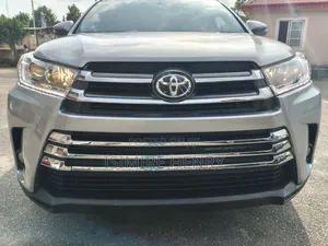 Toyota Highlander LE 4dr SUV AWD (3.5L 6cyl 6A) 2015 Silver