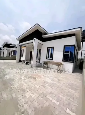 Furnished 3bdrm Bungalow in Awoyaya for sale