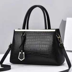 Stone Pattern Pu High-End Stereotyped Pure Color One-Shoulder Black