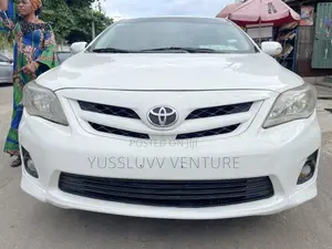 Toyota Corolla 2013 White
